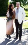 Blaricum / Amstelveen 28 mei 2026
Oger Lusink en zijn vrouw Ellen trouwen in het gemeentehuis van Blaricum en daarna hebben ze een lunch bij restaurant Aan de Poel . Oos Kesbeke met zijn vrouw 