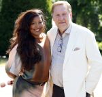 Blaricum / Amstelveen 28 mei 2026
Oger Lusink en zijn vrouw Ellen trouwen in het gemeentehuis van Blaricum en daarna hebben ze een lunch bij restaurant Aan de Poel . Oos Kesbeke met zijn vrouw 