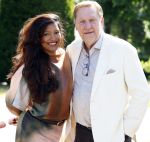 Blaricum / Amstelveen 28 mei 2026
Oger Lusink en zijn vrouw Ellen trouwen in het gemeentehuis van Blaricum en daarna hebben ze een lunch bij restaurant Aan de Poel . Oos Kesbeke met zijn vrouw 