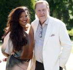 Blaricum / Amstelveen 28 mei 2026
Oger Lusink en zijn vrouw Ellen trouwen in het gemeentehuis van Blaricum en daarna hebben ze een lunch bij restaurant Aan de Poel . Oos Kesbeke met zijn vrouw 