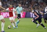 Amsterdam, 2 Mei 2026
Kompetitiewedstrijd AJAX-PSV, eindstand 2-2
Oscar Gloukh met Kiliann Sildillia