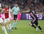 Amsterdam, 2 Mei 2026
Kompetitiewedstrijd AJAX-PSV, eindstand 2-2
Oscar Gloukh met Kiliann Sildillia
