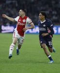 Amsterdam, 2 Mei 2026
Kompetitiewedstrijd AJAX-PSV, eindstand 2-2
Oscar Gloukh met Noah Fernandez