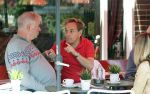 Amsterdam 11 juni 2026
Philippe Elan met partner en kennis op terras .