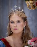Amsterdam 9 juni 2026
Op uitnodiging van Zijne Majesteit de Koning - Koning Willem Alexander en Koningin Maxima brengt de bondspresident van Duitsland, Frank-Walter Steinmeier, een staatsbezoek aan Nederland. Hij wordt hierbij vergezeld door zijn echtgenote Elke BÃ¼denbender. Prinses Amalia was er s avonds bij het staatsbanket ook bij . Ze droeg het diadeem wat haar moeder tijdens trouwerij droeg.