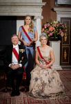 Amsterdam 9 juni 2026
Op uitnodiging van Zijne Majesteit de Koning - Koning Willem Alexander en Koningin Maxima brengt de bondspresident van Duitsland, Frank-Walter Steinmeier, een staatsbezoek aan Nederland. Hij wordt hierbij vergezeld door zijn echtgenote Elke BÃ¼denbender. Prinses Amalia was er s avonds bij het staatsbanket ook bij . Ze droeg het diadeem wat haar moeder tijdens trouwerij droeg.