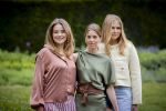 Den Haag 21 mei 2026
Fotouurtje met de koninklijke familie in de Hollandse tuin van Park Clingendael . Aanwezig Koning Willem Alexander Koningin Maxima Prinses Amalia Prinses Alexia en Prinses Ariane . 