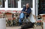 Noordwijk 17 juni 2026
Rogier Smit woont met zijn twee honden in een caravan omdat hij geen huis kan vinden .