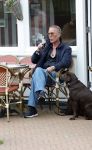 Noordwijk 17 juni 2026
Rogier Smit woont met zijn twee honden in een caravan omdat hij geen huis kan vinden .