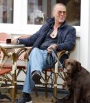 Noordwijk 17 juni 2026
Rogier Smit woont met zijn twee honden in een caravan omdat hij geen huis kan vinden .