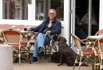 Noordwijk 17 juni 2026
Rogier Smit woont met zijn twee honden in een caravan omdat hij geen huis kan vinden .