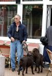 Noordwijk 17 juni 2026
Rogier Smit woont met zijn twee honden in een caravan omdat hij geen huis kan vinden .