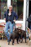 Noordwijk 17 juni 2026
Rogier Smit woont met zijn twee honden in een caravan omdat hij geen huis kan vinden .