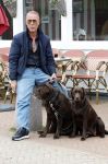 Noordwijk 17 juni 2026
Rogier Smit woont met zijn twee honden in een caravan omdat hij geen huis kan vinden .