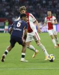Amsterdam, 2 Mei 2026
Kompetitiewedstrijd AJAX-PSV, eindstand 2-2
Ryan Flamingo en Mika Godts