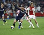 Amsterdam, 2 Mei 2026
Kompetitiewedstrijd AJAX-PSV, eindstand 2-2
Sergino Dest Sean Steur Rayane Bounida