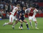 Amsterdam, 2 Mei 2026
Kompetitiewedstrijd AJAX-PSV, eindstand 2-2
Sergino Dest Sean Steur Rayane Bounida