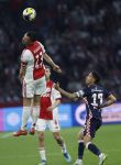 Amsterdam, 2 Mei 2026
Kompetitiewedstrijd AJAX-PSV, eindstand 2-2
Steven Berghuis met Mauro Junior