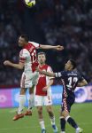 Amsterdam, 2 Mei 2026
Kompetitiewedstrijd AJAX-PSV, eindstand 2-2
Steven Berghuis met Mauro Junior