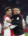 Amsterdam, 2 Mei 2026
Kompetitiewedstrijd AJAX-PSV, eindstand 2-2
Berghuis met Rayane Bounida