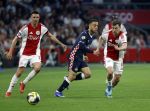Amsterdam, 2 Mei 2026
Kompetitiewedstrijd AJAX-PSV, eindstand 2-2
Steven Berghuis met Youri Vergeer en Sergino Dest