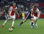Amsterdam, 2 Mei 2026
Kompetitiewedstrijd AJAX-PSV, eindstand 2-2
Steven Berghuis met Youri Vergeer en Sergino Dest