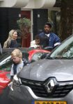 Amsterdam 13 juni 2026
Steven Bergwijn met zijn bijzondere porsche 911 GT3 in Amsterdam zuid met zijn vriendin Sem Smit en hun zoontje met au pair