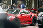 Amsterdam 13 juni 2026
Steven Bergwijn met zijn bijzondere porsche 911 GT3 in Amsterdam zuid met zijn vriendin Sem Smit en hun zoontje met au pair