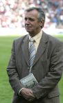 Eindhoven, 20 Oktober 2006 
Kompetitiewedstrijd PSV-Roda JC Seizoen 2006/2007
Eindstand 4-1
Willy v d Kuylen overhandigt het boek over Coen dillen aan de weduwe. 