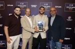 Maarssen 25 mei 2026
Ismael Saibari wordt gekozen tot beste speler van de nederlandse eredivie op het gala van ESPN in de Fabrique . ismael Saibari met zijn vader en Ali Dursun
