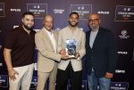 Maarssen 25 mei 2026
Ismael Saibari wordt gekozen tot beste speler van de nederlandse eredivie op het gala van ESPN in de Fabrique . ismael Saibari met zijn vader en Ali Dursun