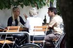 Amsterdam 3 juli 2026
Annekee Molenaar met haar moeder op een terras in Amsterdam zuid. Mark Baanders laat haar lachen 