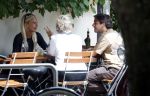 Amsterdam 3 juli 2026
Annekee Molenaar met haar moeder op een terras in Amsterdam zuid. Mark Baanders laat haar lachen 