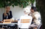 Amsterdam 3 juli 2026
Annekee Molenaar met haar moeder op een terras in Amsterdam zuid. Mark Baanders laat haar lachen 