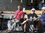 Amsterdam 29 mei 2026
Arie Boomsma en zijn vrouw Romy Boomsma samen op terras bij de coffee company in Amsterdam zuid