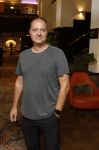 Amsterdam 11 juli 2026
Vandaag was het 25 jaar geleden dat Herman Brood zelf moord pleegde door van het Hilton Hotel af te springen .
Aanwezig Xandra Brood Holly Brood met partner Soy Kroon en Lola Brood met partner en 2 kinderen . Het vond Plaats in het Americain Hotel. Cees Boot