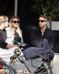Amsterdam 29 mei 2026
Chantal janzen met haar man Marcel Geeratz op terras .