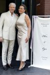 Blaricum / Amstelveen 28 mei 2026
Oger Lusink en zijn vrouw Ellen trouwen in het gemeentehuis van Blaricum en daarna hebben ze een lunch bij restaurant Aan de Poel . Dries Roelvink en zijn vrouw Honoria