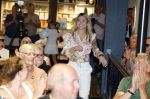 Den Haag 10 juli 2026
Boekpresentatie Estevana Polman bij boekenwinkel Paagman . Eva Jinek interviewt haar .
