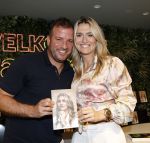 Den Haag 10 juli 2026
Boekpresentatie Estevana Polman bij boekenwinkel Paagman . Eva Jinek interviewt haar . Estevana Polman en partner Rafael v d Vaart