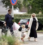 Noordwijk 5 juli 2026
Eva Jinek en haar man Dexter v d Voorn gaan met hun kinderen op bezoek bij vrienden in Noordwijk 