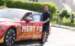 Vinkeveen 23 mei 2026
Frank v Etten heeft een vleesbedrijf (meat for more) Op zijn bentley staat de naam van het bedrijf .