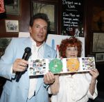 Laren 13 mei 2026
Imca Marina viert haar 85e verjaardag bij het bonte Paard in Laren . Gerard Joling reikte de eerste cd uit 