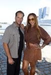 Rotterdam 1 juli 2026
Presentatie de pianoman van Jeroen v d Boom . Gastoptredens zijn er van Mart Hoogkamer Glennis Grace Waylon Luuk v d Boom Kimberly Fransens en Sezina Kelsey. Glennis Grace met haar manager Sjoerd Bodewes