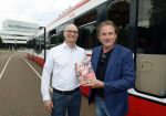 Amsterdam 27 mei 2026
3e deel van de boekenreeks 60 jaar Top 40 wordt feestelijk gelanceerd door bestickerde Top 40-tram met Erik de Zwart als trambestuurder. Natalie La Rose Erik de Zwart, Godfried Nevels en Jeroen Nieuwenhuize  zijn aanwezig 