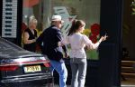 Amsterdam 29 mei 2026
Harry Mens en zijn jongste dochter Nour doen samen boodschappen in Amsterdam zuid.