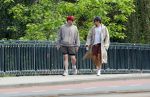 Amsterdam 27 mei 2026
Harry Styles en zijn beveiliger lopen door Amsterdam zuid. Harry geeft 10 concerten in de Johan Cruijff arena.