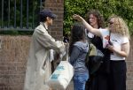 Amsterdam 27 mei 2026
Harry Styles en zijn beveiliger lopen door Amsterdam zuid. Harry geeft 10 concerten in de Johan Cruijff arena.
