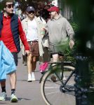 Amsterdam 27 mei 2026
Harry Styles en zijn beveiliger lopen door Amsterdam zuid. Harry geeft 10 concerten in de Johan Cruijff arena.