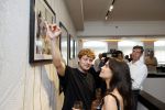 Amsterdam 11 juli 2026
Vandaag was het 25 jaar geleden dat Herman Brood zelf moord pleegde door van het Hilton Hotel af te springen .
Aanwezig Xandra Brood Holly Brood met partner Soy Kroon en Lola Brood met partner en 2 kinderen . Het vond Plaats in het Americain Hotel.